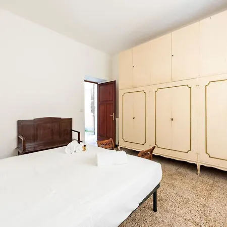 Joivy Sunny Flat Near The Διαμέρισμα