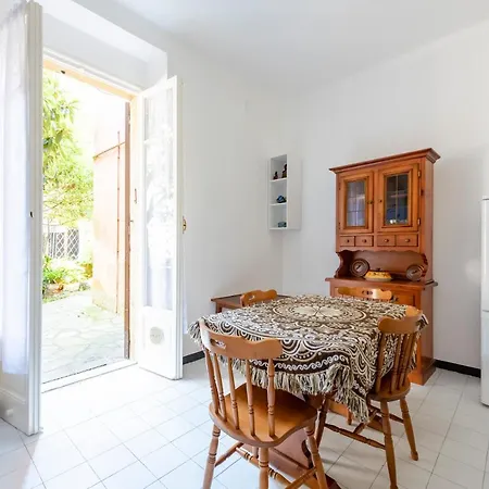 Διαμέρισμα Joivy Sunny Flat Near The